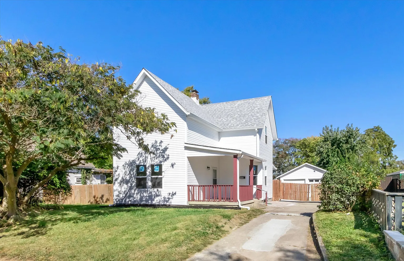 2634 E 18th St photo 1