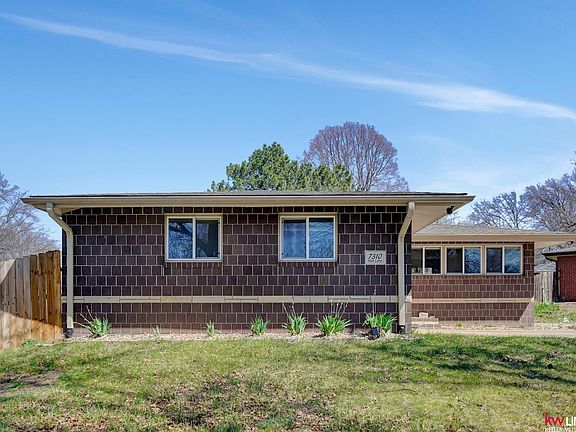 5th image of 7310 York Ln