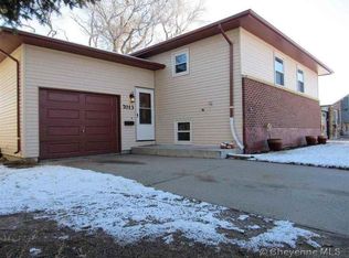 7013 Bonneville Pl, Cheyenne, WY 82009