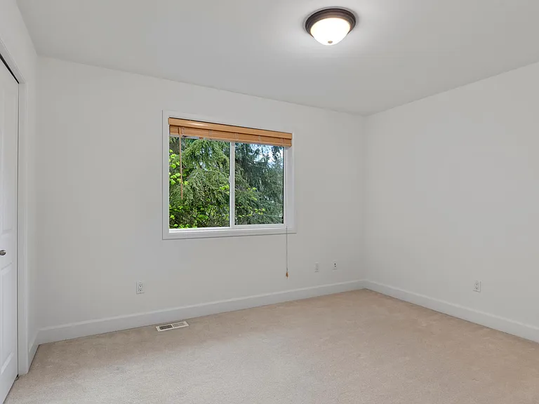 8835 237th Pl NE — Photo 30