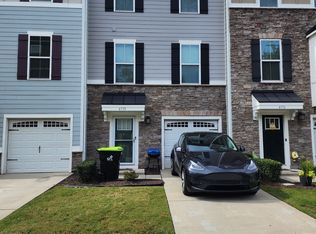 4338 Whitfield Ln, Chesapeake, VA 23324