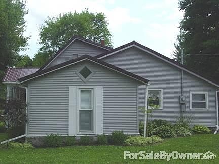 North End of House
						:
						Great landscaping, including a beautiful Hosta garden