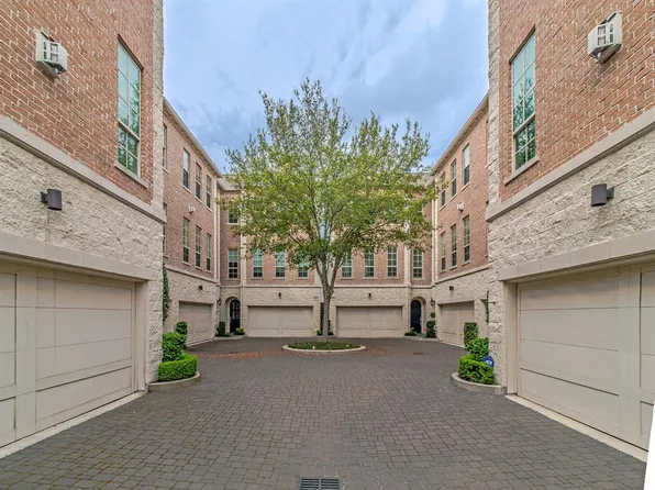 2126 Briarglen Dr, Houston, TX 77027