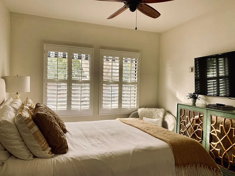 1258 N Curson Ave — Photo 4