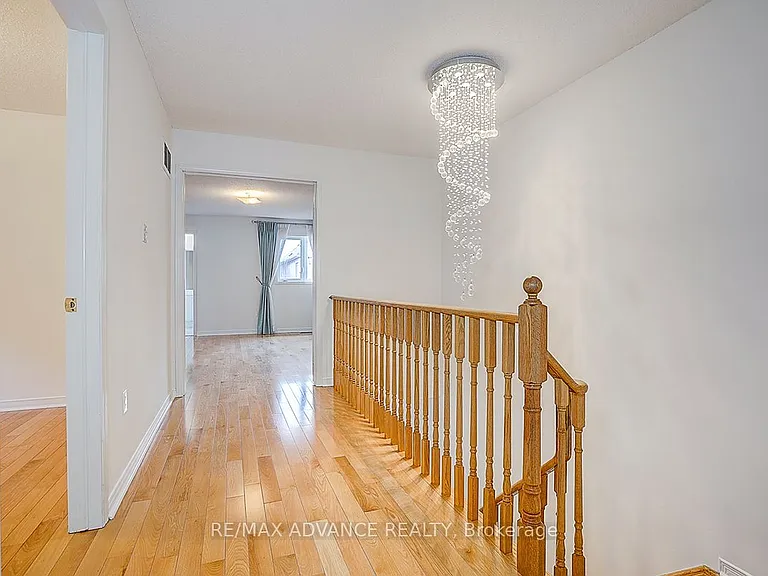 137 Laramie Cres — Photo 17