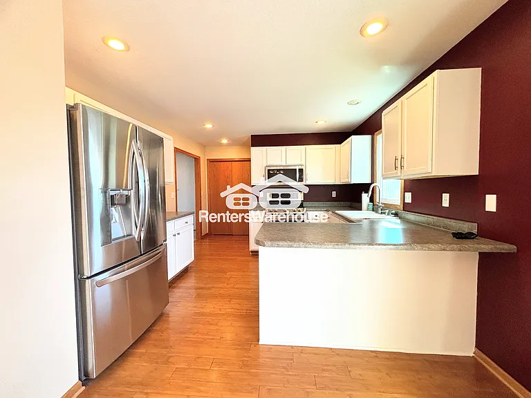 330 NE Cardinal Ln — Photo 11