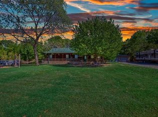 416 Raintree Rd, Bells, TX 75414