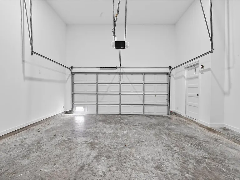 1122 W 16th St #D — Photo 18