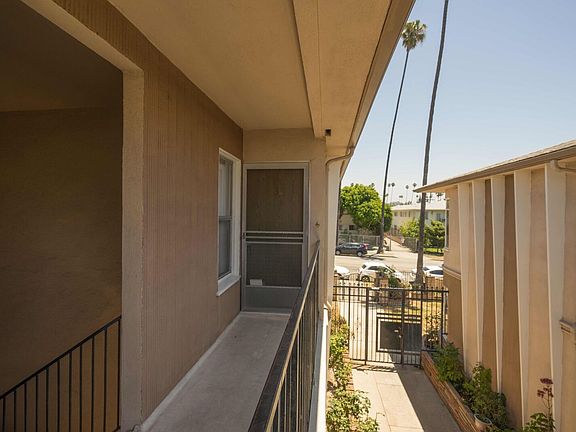 2nd image of 1631 N Hobart Blvd APT 3