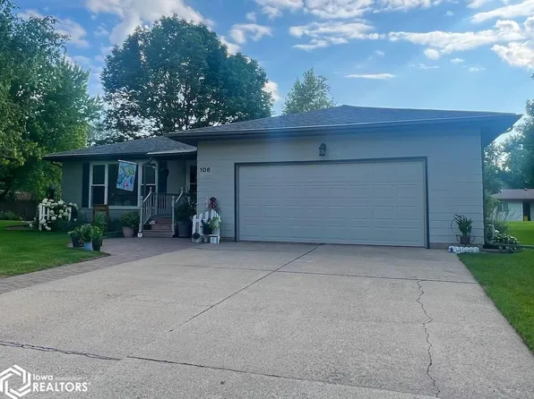 106 Lawnsdale Ct, Forest City, IA 50436