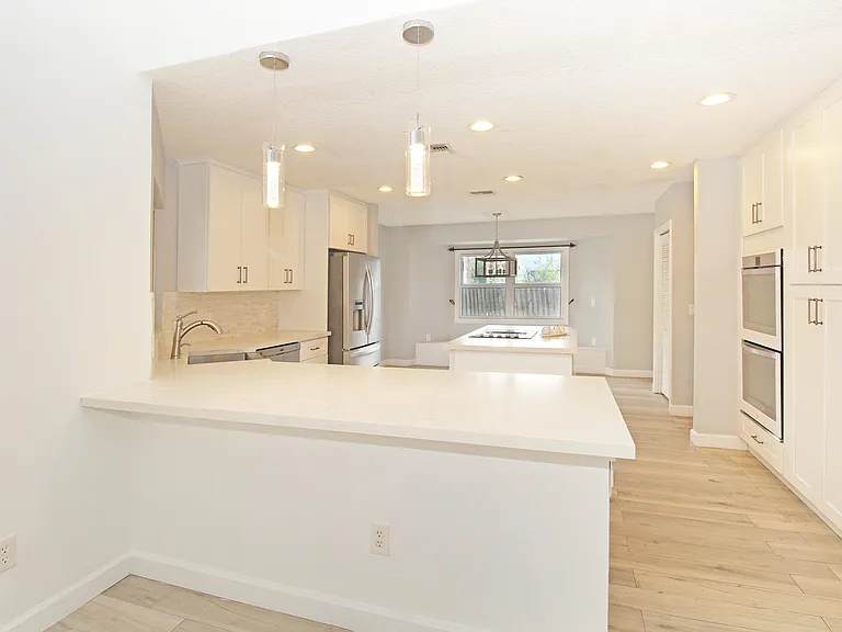 896 Rose Ct — Photo 15