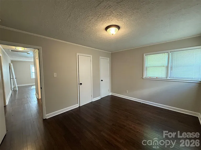 917 Spruce St — Photo 12