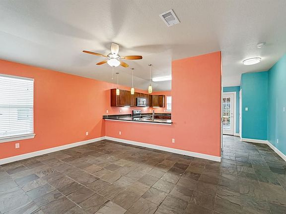 3rd image of 282 Debbie Ln