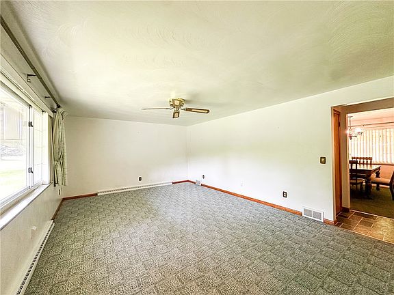 3rd image of 1292 Martin Rd