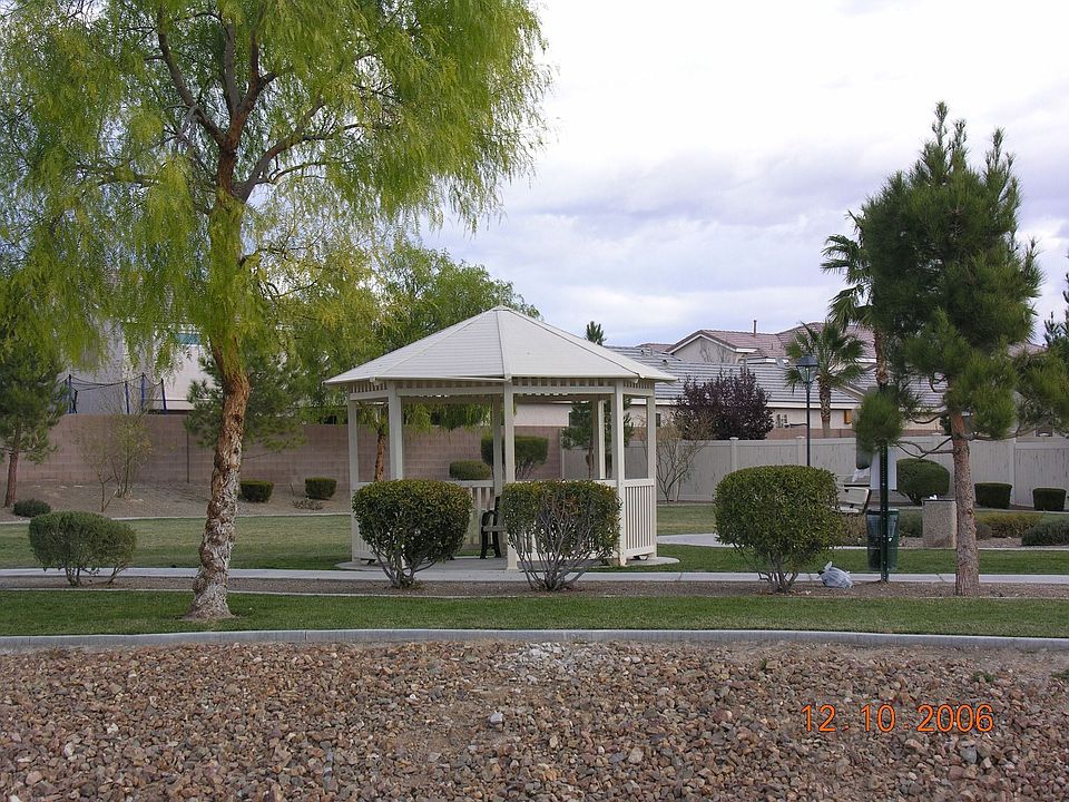 Community Picnic Area