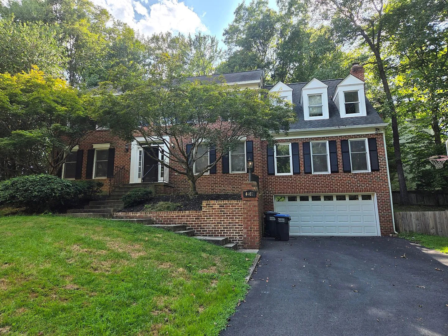West Ridge Stately and Private Home — Photo 3