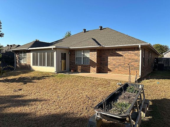 4th image of 521 Northridge Dr