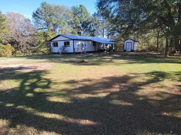 196 An County Road 3695, Palestine, TX 75801