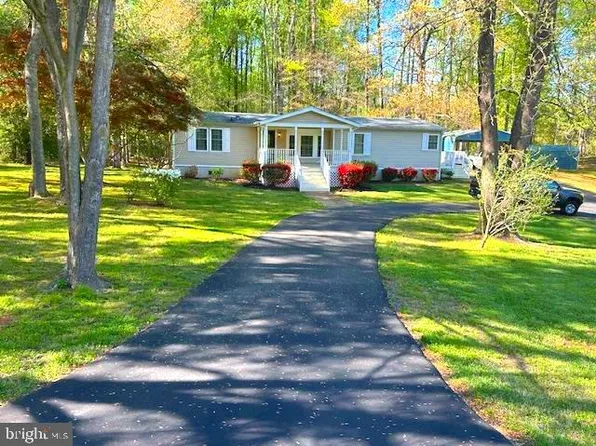 107 Woodside Ln, Stafford, VA 22556
