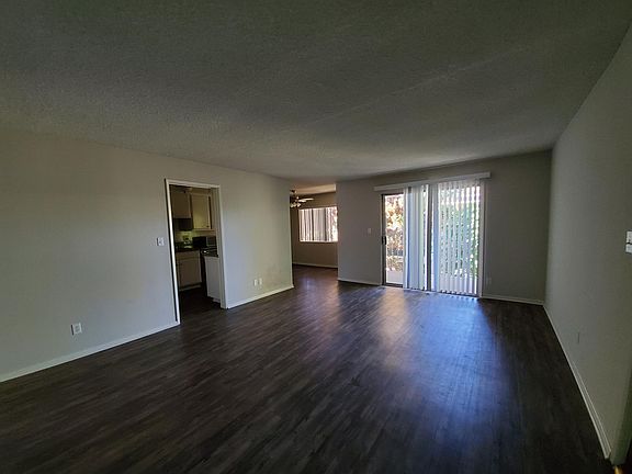 3rd image of 121 E Live Oak St APT G