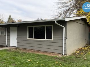 723 SW Bridge St, Grants Pass, OR 97526