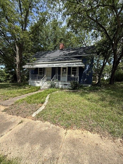 1st image of 642 Carla St