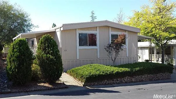1528 Tulip Cir photo 1