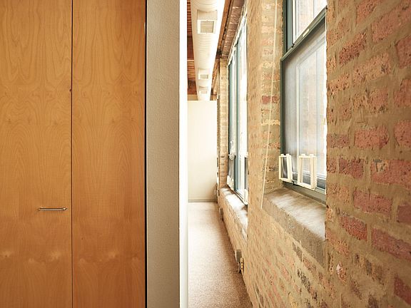 5th image of 671 N Sangamon St #311