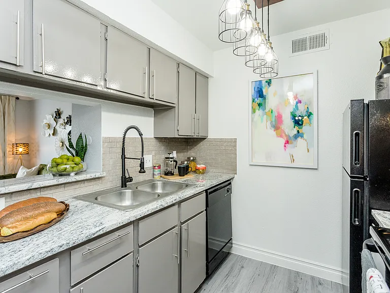 Villa Solano Apartments — Photo 13
