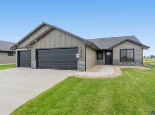 1225 E Wayne Pl, Tea, SD 57064