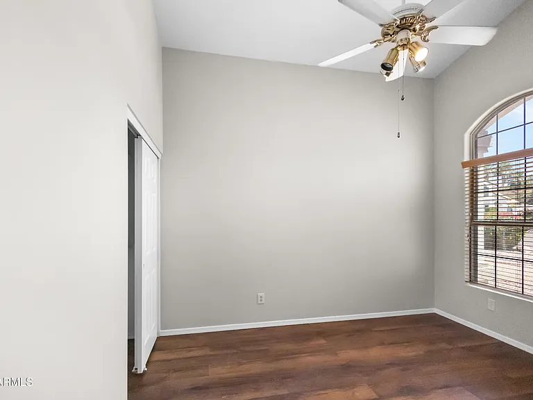 1214 E Beverly Ln — Photo 23