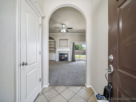 3rd image of 1120 S Marina Dr