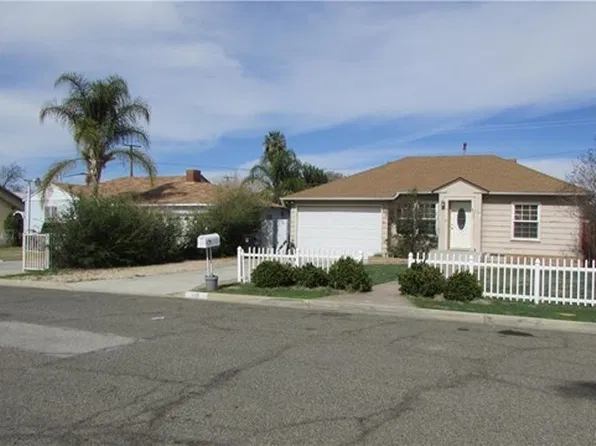 110 W Elmwood Ave, Hemet, CA 92543