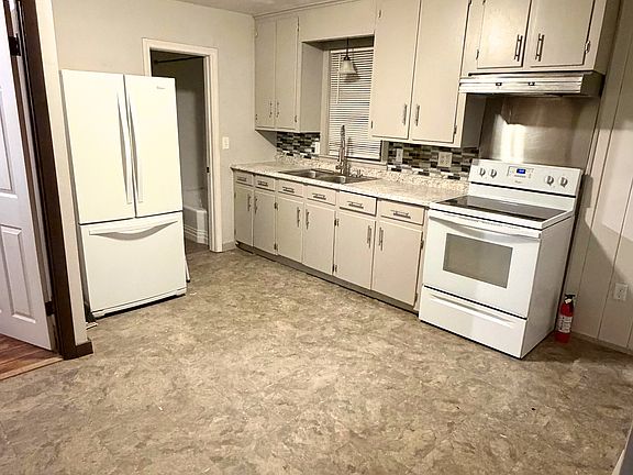2nd image of 482 W Britannia St APT 2