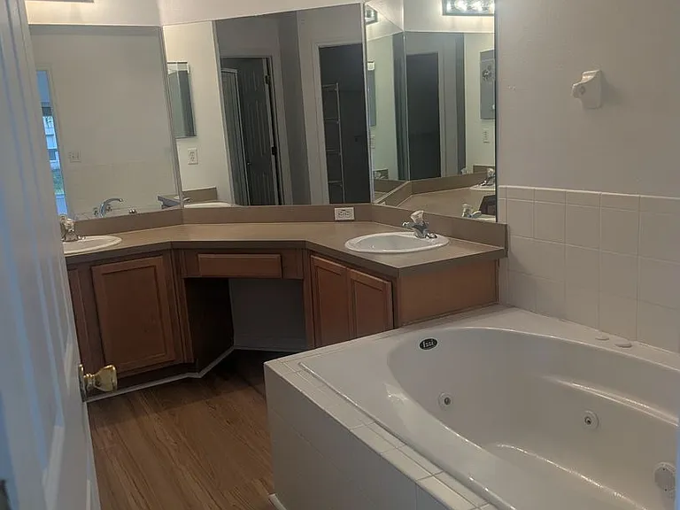 4192 Waltham Forest Dr — Photo 3