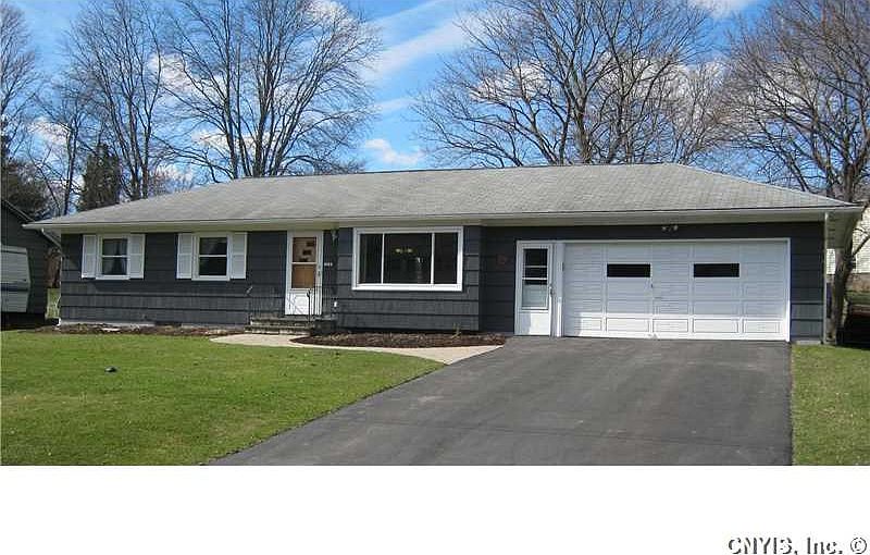 1st image of 310 Crestwood Dr