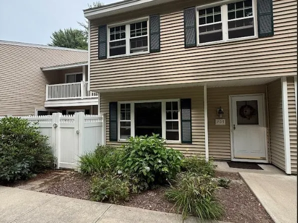 207 Edgebrook Dr #2-11, Boylston, MA 01505