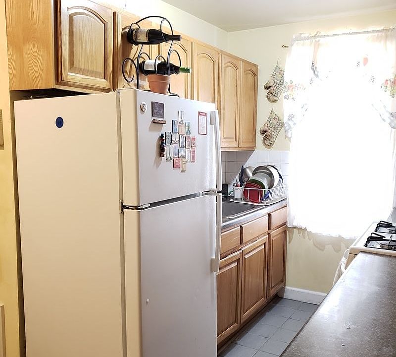 1st image of 25-05 Newtown Ave #2