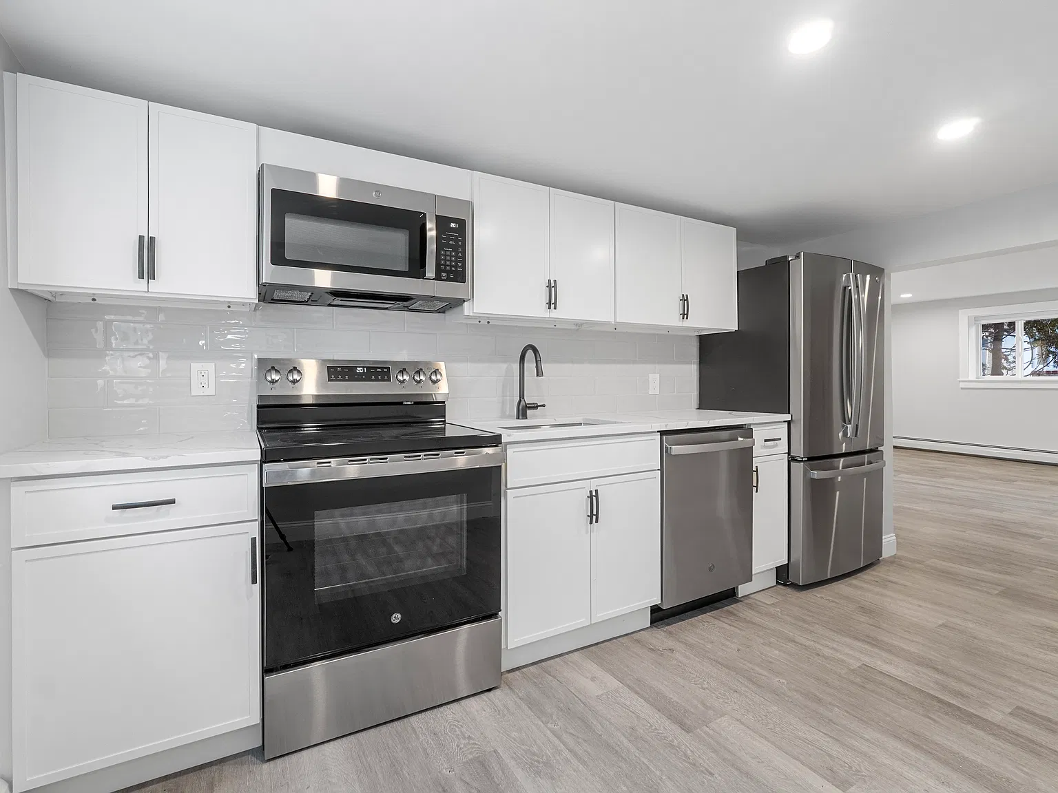 2 bed, 780 sqft, $2,800 — Photo 2