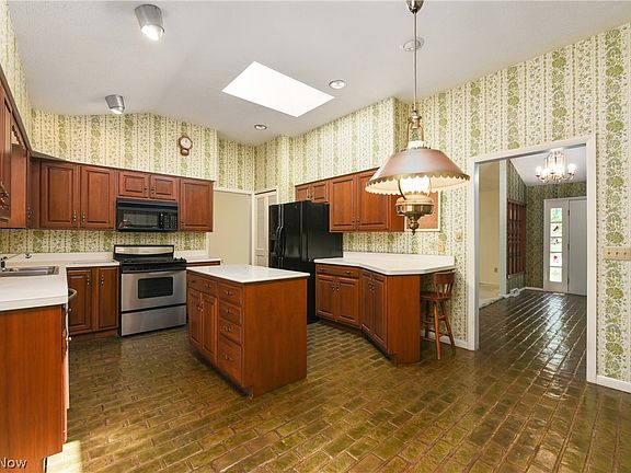 3rd image of 20076 Great Oaks Ln