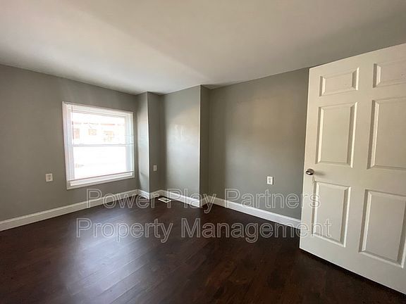 3rd image of 1073 Grant St APT 12