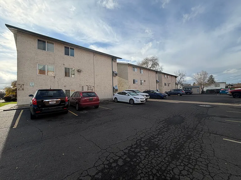 Welcome to Briarwood Apartments! — Photo 3