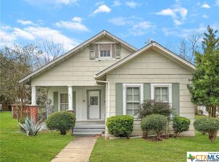 211 Darst St, Gonzales, TX 78629