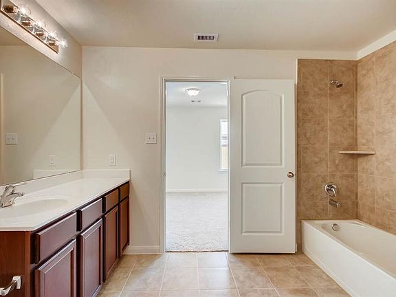 5th image of 6226 El Oro Dr