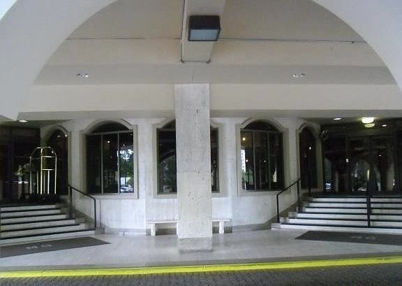 3rd image of 6039 Collins Ave APT 811