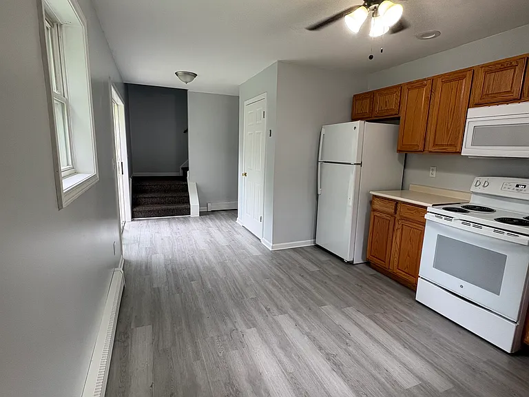 254 Saratoga Ave — Photo 10