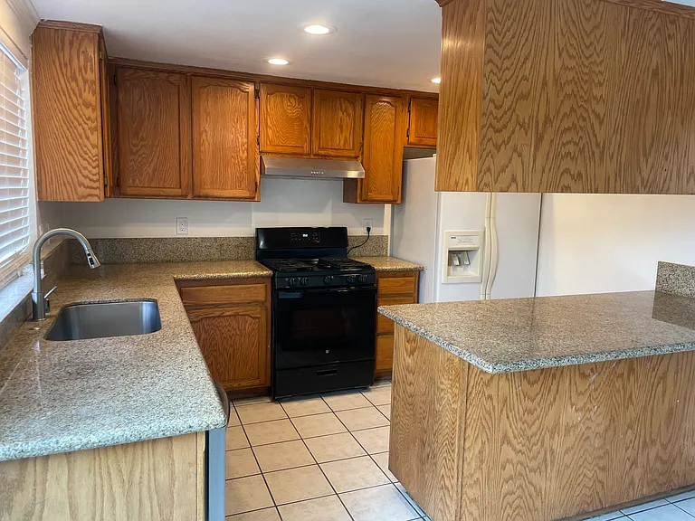4066 Weymouth Ln — Photo 25