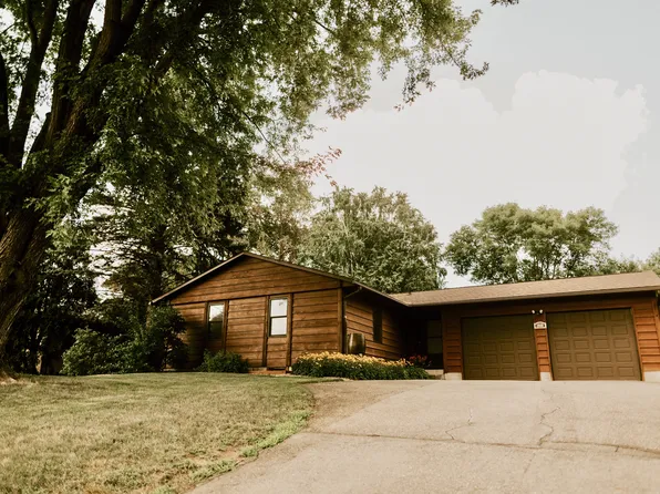 1938 Edgerton St N, Maplewood, MN 55117