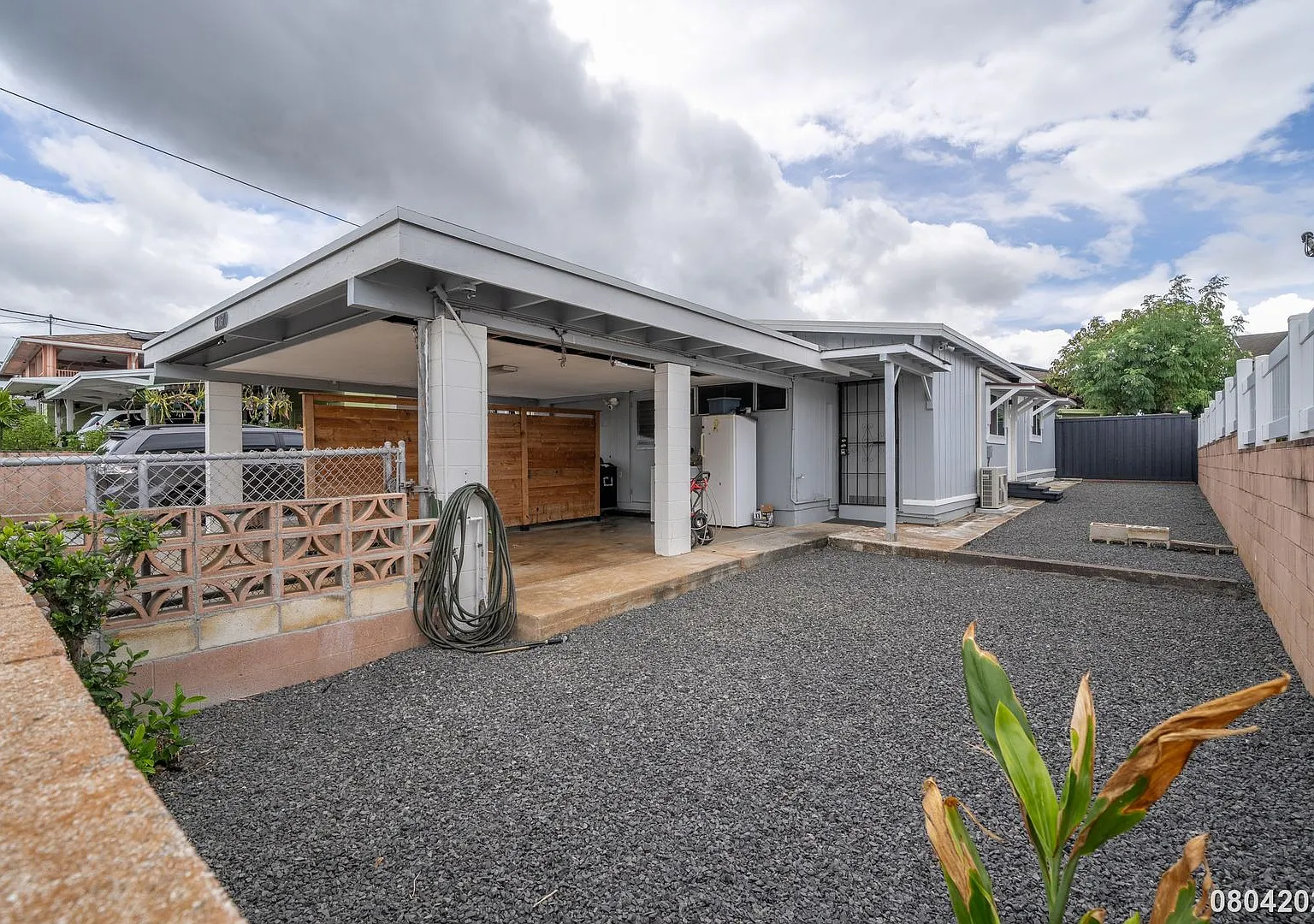 1bd 1ba with Parking - Dogs negotiable $2350 94-1167 Kahuahale St — Photo 2