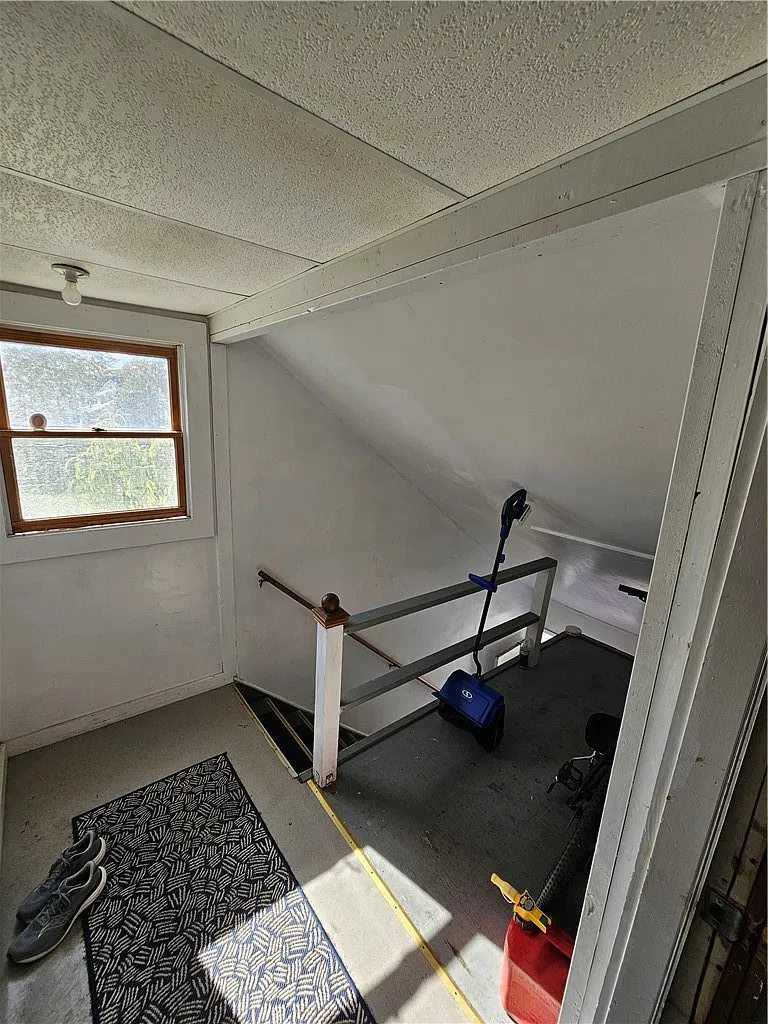 2 bed, 1.0 bath, 984 sqft, $1,150 — Photo 4